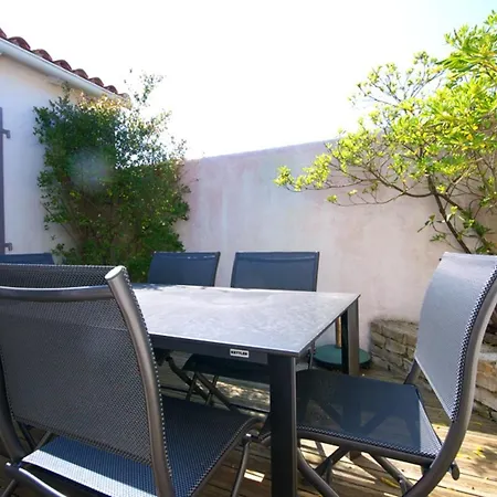 Maison Charmante à Le Bois-plage-en-ré Avec Piscine Partagée *