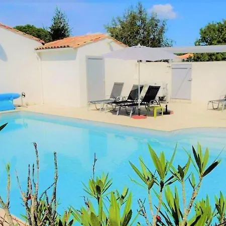Casa vacanze Maison Charmante à Le Bois-plage-en-ré Avec Piscine Partagée